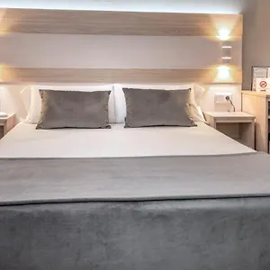 https://catalunya-express.top-hotels-tarragona.com